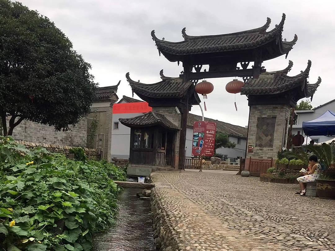 救援金发公主